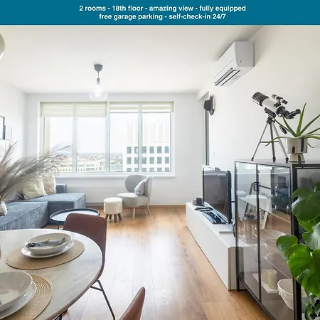 Апартаменты Downtown 2 18th Floor With Free Parking Братислава